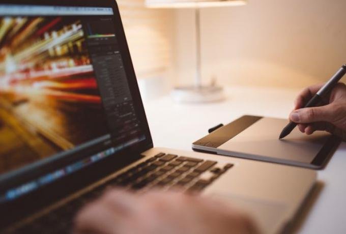 Μισθός 6.000-10.000 ευρώ: Τα 10 πιο επικερδή επαγγέλματα της επόμενης 10ετίας που αρχίζουν να έχουν «τρελή» ζήτηση και στην Ελλάδα