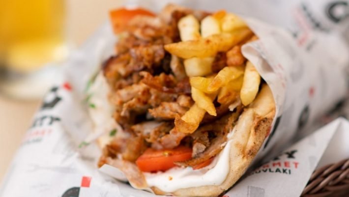 Ξέρουμε τι θα παραγγείλεις το βράδυ: Το μυστικό του πιτόγυρου που έχει τρελάνει όλη την Αθήνα (Pics)