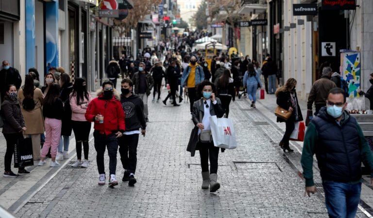 Ώρα δύσκολων αποφάσεων: Τα 4 δραστικά μέτρα της κυβέρνησης ενόψει Χριστουγέννων