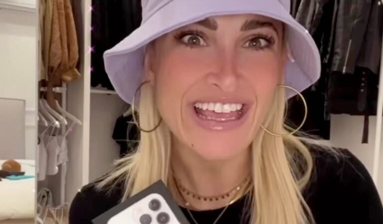 «Ψωμόλυσσες, τους πέταξα 50€ κι έφυγα!»: Οι χρήστες του Twitter ξεμπροστιάζουν την Τούνη για το τι πραγματικά συνέβη στο άγριο επεισόδιο στο αεροδρόμιο(Vid)