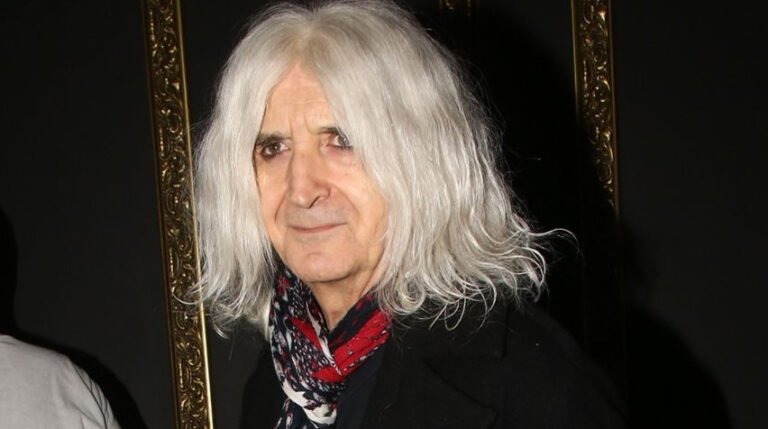 Νίκος Καρβέλας: Η εντυπωσιακή 31χρονη σύντροφος του με την οποία περιμένει το τρίτο του παιδί (Pic)