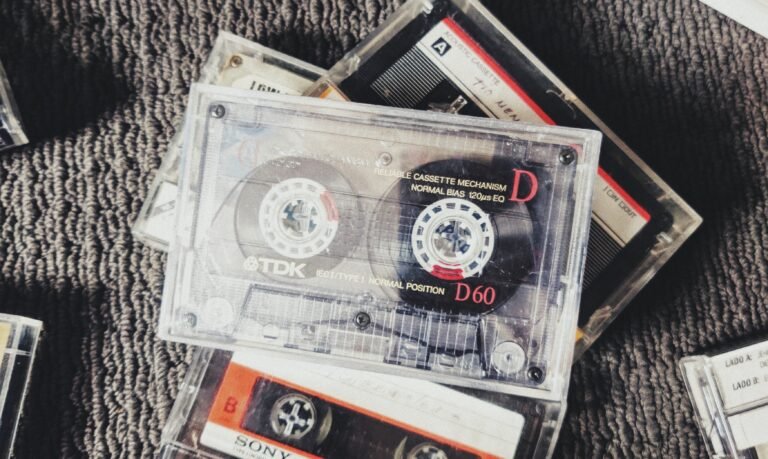 Το απόλυτο κουίζ: Βρες το τραγούδι και κέρδισε 1 ετήσια συνδρομή Cosmote TV full pack!