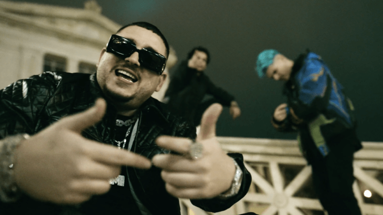 Αιματοχυσία με δράστη γνωστό τράπερ, συνεργάτη του Mad Clip | Μαχαίρωσε 2 άτομα (Vid)