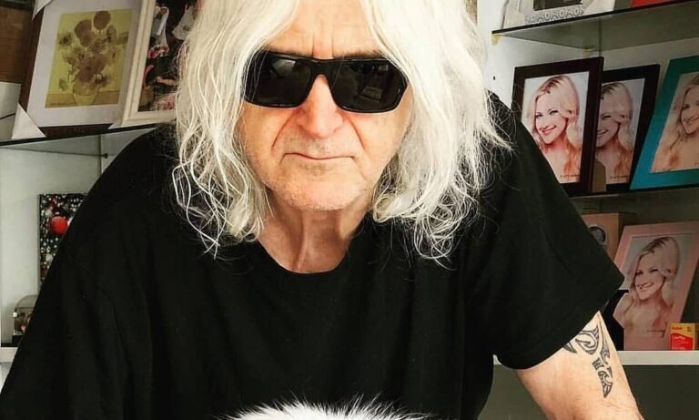 Νίκος Καρβέλας | Η ερωτική φωτογραφία με την 31 ετών εγκυμονούσα σύντροφό του που κλείνει στόματα (Pic)