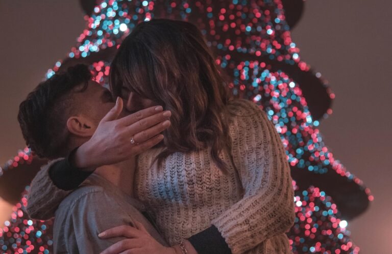 Τέλος η εργένικη ζωή: Tα 3 ζώδια που μέχρι τα Χριστούγεννα του ’22 θα έχουν βρει τον έρωτά τους