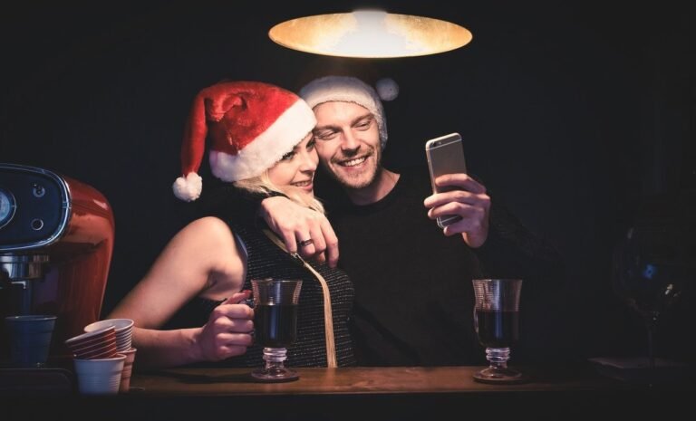 Τέλος τα βάσανά τους! Τα 3 ζώδια που το 2022 θα βρουν (επιτέλους) το άλλο τους μισό