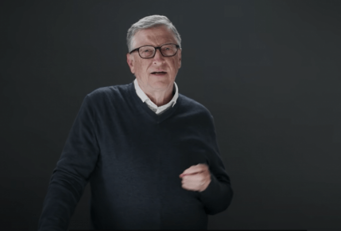 Μπιλ Γκέιτς: Η AstraZeneca επιβεβαίωσε τη χειρότερη πρόβλεψη για την πανδημία που έχει κάνει ως τώρα
