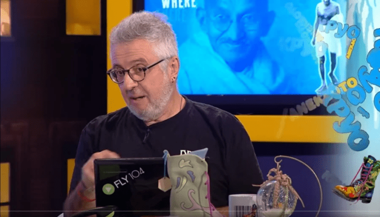 Του κόπηκε το γέλιο: Η πρώτη φωτογραφία του Παναγιωτόπουλου μέσα από τα κρατητήρια (Pic)