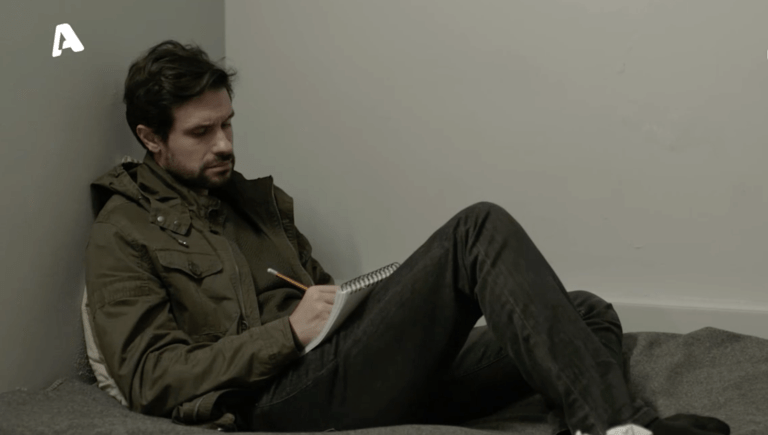 Σασμός: Το νέο εξόφθαλμο σκηνοθετικό λάθος στο κελί του Αστέρη και η επική απάντηση του σκηνοθέτη (Pics & Tweets)