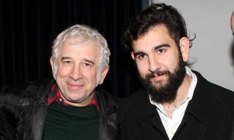 Η είδηση του γιου του που τον τσάκισε: Με κλάματα ο Πέτρος Φιλιππίδης στο τελευταίο επισκεπτήριο (Pic)