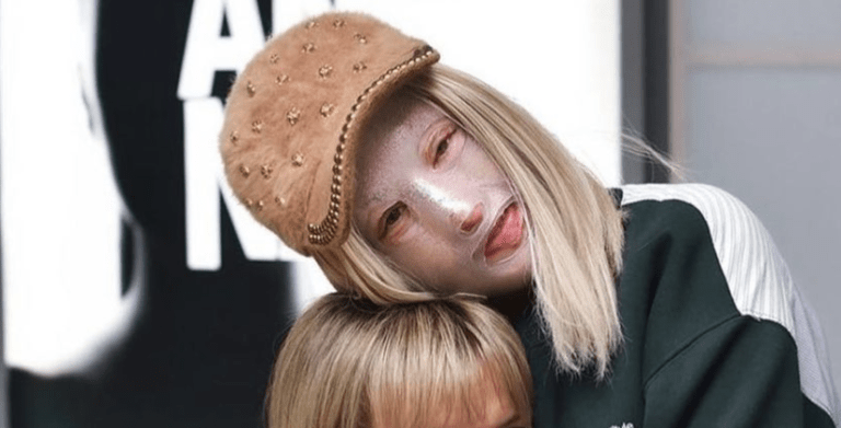 «Υπέροχη και όμορφη χωρίς τη μάσκα»: Η πρώτη φωτογραφία της Ιωάννας Παλιοσπύρου χωρίς τη μάσκα (Pic)