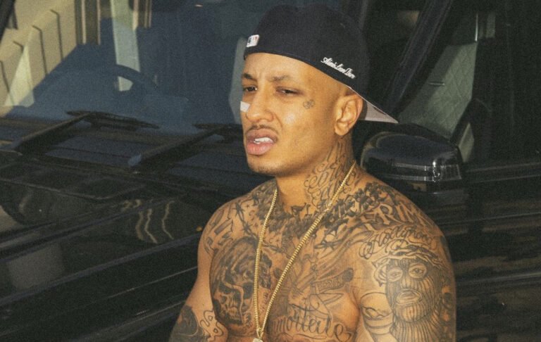 Σερβιτόρος, υποδοχή, χωρίς τατουάζ: Έτσι ήταν ο Light πριν γίνει διάσημος (Pic & Vid)