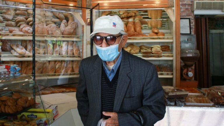 Μέτρα και το καλοκαίρι: Τα 5 μέρη στα οποία θα είναι υποχρεωτική η μάσκα