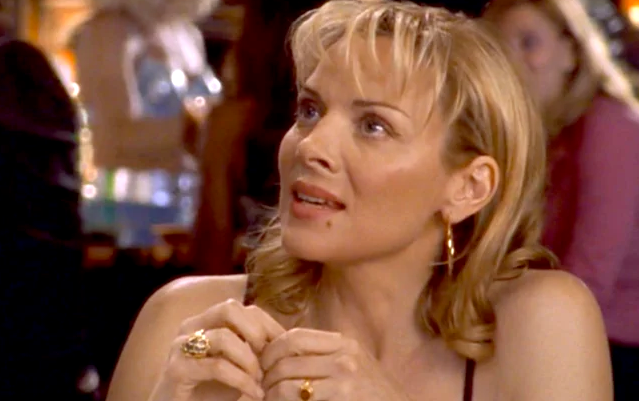 Mε ατέλειες, γεμάτη αυτοπεποίθηση: Η Samantha του «Sex & the City» με μαγιό χωρίς ρετούς στα 65 της (Pics)