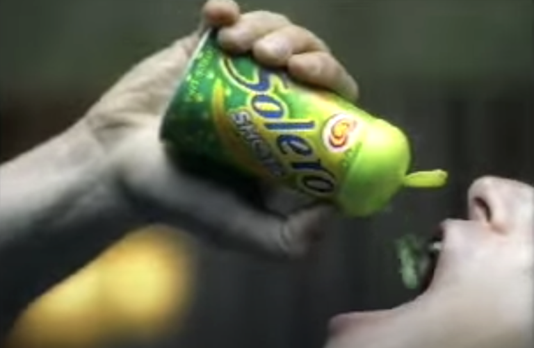 Δεν υπάρχουν πια: Αν πρόλαβες τα 10 προϊόντα που κάθε περίπτερο είχε στα ’90s, τότε μπαίνεις σε ηλικία πρεσβυωπίας (Pics)