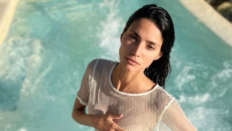 Εμφανώς αδυνατισμένη: Η Ηλιάνα Παπαγεωργίου με κολλητό μπλουζάκι δείχνει το «νέο» της κορμί (Pics)