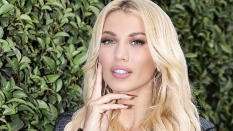 Οι φωτογραφίες «πρόδωσαν» την Κωνσταντίνα Σπυροπούλου… (Pics)