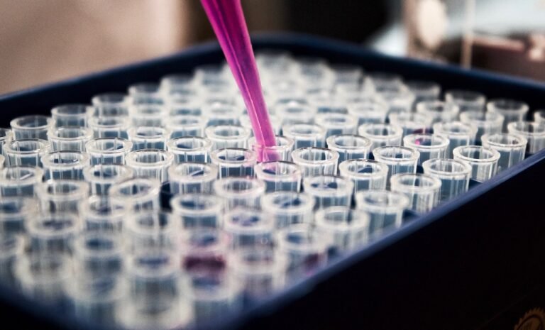 Δόθηκε ημερομηνία: Τότε θα είναι έτοιμα τα πρώτα εμβόλια κατά του καρκίνου