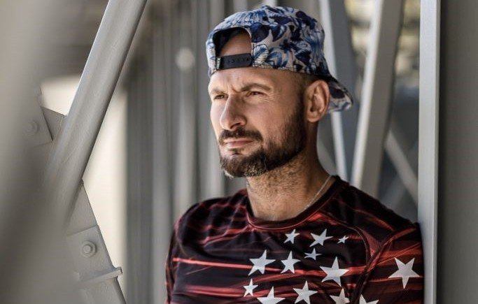 Σε άσχημη κατάσταση: Η πρώτη φωτό του μάνατζερ ράγκμπι μετά τις απειλές για αυτοκτονία (Pics)