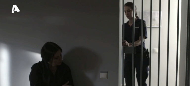 Νέα σκηνοθετική «γκάφα» στον Σασμό: Οι 2 φωτογραφίες-έπος που έγιναν viral (Pics)