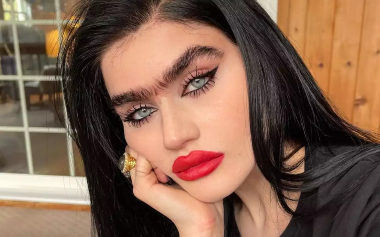 Δεν αναγνωρίζεται: Δείτε τη Σοφία Χατζηπαντελή κατάξανθη, χωρίς ενωμένα φρύδια (Pic)