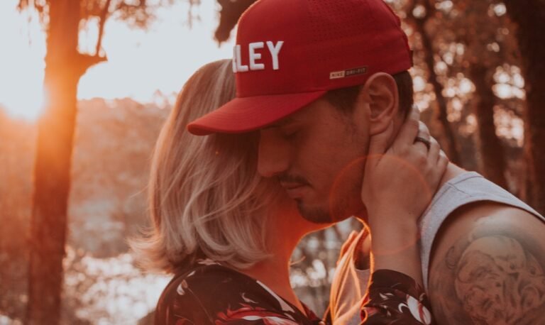 Μ’ αυτούς κοιμάσαι ήσυχος: Αυτά είναι τα 3 ζώδια που δεν απατούν ποτέ