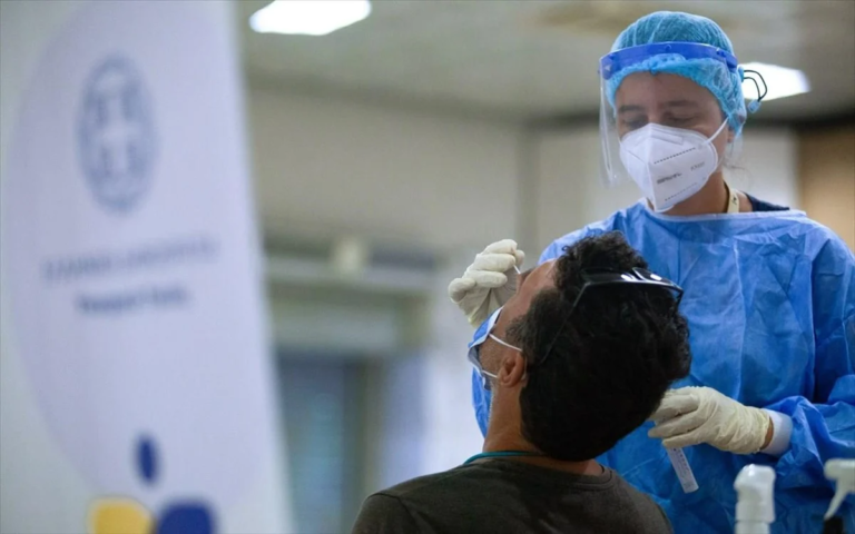 Μη δίνεις σημασία στο τεστ: Το σύμπτωμα που εμφανίζουν 7/10 «φωνάζει» ότι κόλλησες Όμικρον 5