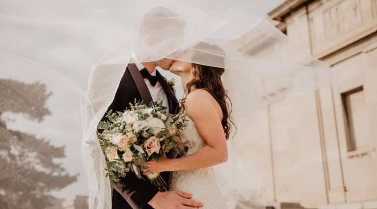 Δεν τον «δένει» καμία: Αυτό είναι το ζώδιο που εξαφανίζεται όταν η σχέση αρχίζει και σοβαρεύει