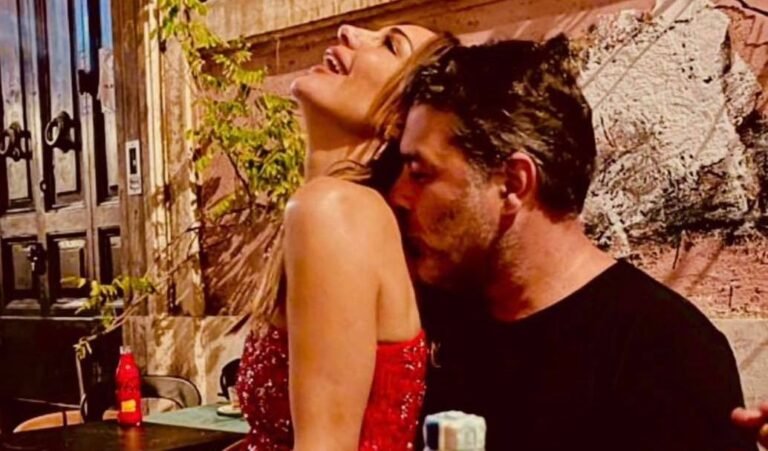 Η φωτό που τα είπε όλα: Η Δέσποινα Βανδή φιλά τον Βασίλη Μπισμπίκη στο instagram και… σαρώνει τα πάντα (Pic)