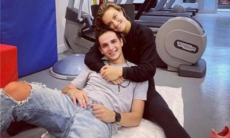 Ζουν τον έρωτά τους: Η φωτό από τις διακοπές Κωνσταντίνου Μητσοτάκη- Μαρίας Σάκκαρη που έγινε viral (Pic)