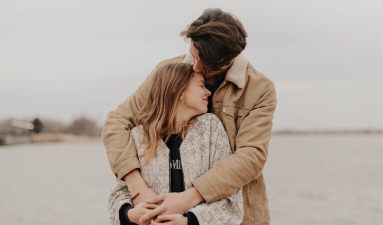 Κι όμως, δεν τελειώνει | Tα 2+1 ζώδια που πιστεύουν στις μακροχρόνιες σχέσεις