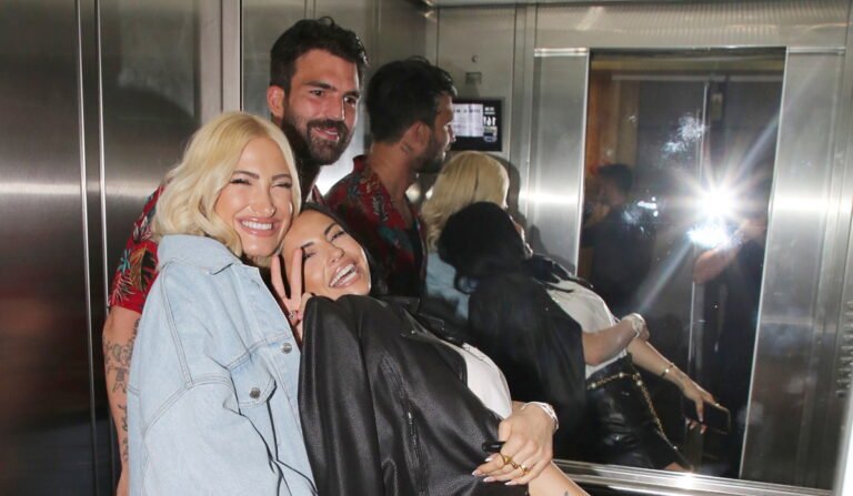 Η φωτό που προκάλεσε χαμό: Η Δήμητρα Αλεξανδράκη κοιμάται στο κρεβάτι με Τούνη & Δημήτρη Αλεξάνδρου (Pic)