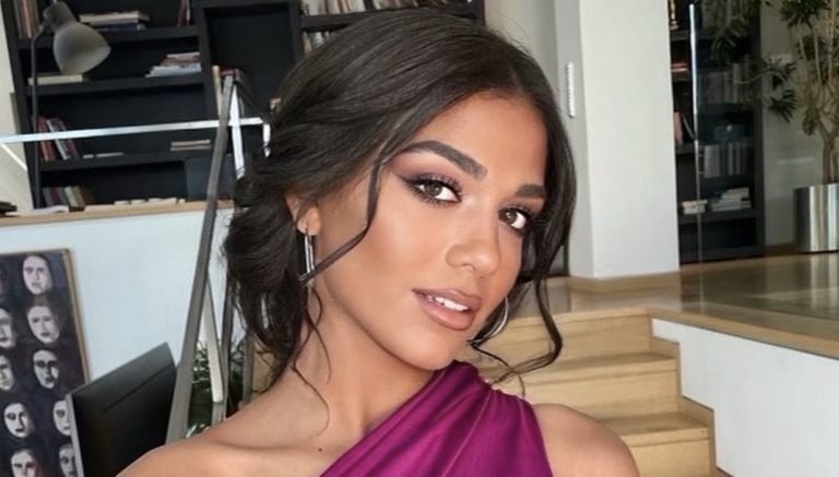 Το μήλο κάτω από τη μηλιά: Η Μελίνα Νικολαΐδη είναι φτυστή η Δέσποινα Βανδή στα νιάτα της (Pics)