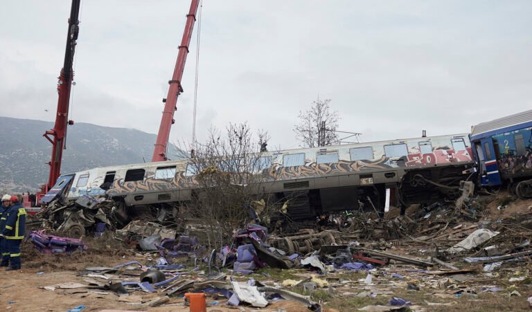 Ανατριχιαστικό! Το σκίτσο του γνωστού ηθοποιού για την τραγωδία των Τεμπών που συγκλονίζει (Pic)