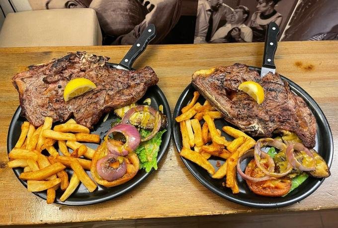 Εξωπραγματικές μερίδες, προσιτές τιμές: Η ταβέρνα που έγινε διάσημη από στόμα σε στόμα σε κερδίζει απ’ την πρώτη μπουκιά (Pics)