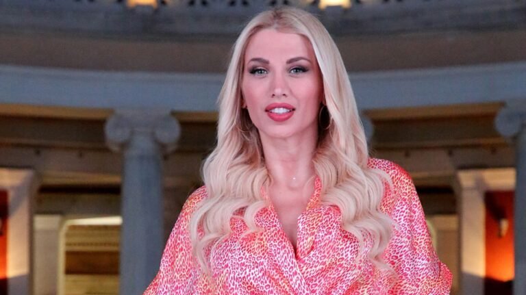 Κωνσταντίνα Σπυροπούλου: Παρέσυρε ηλικιωμένη με το αυτοκίνητό της – Τα κλάματα και το αλκοτέστ (Vid)