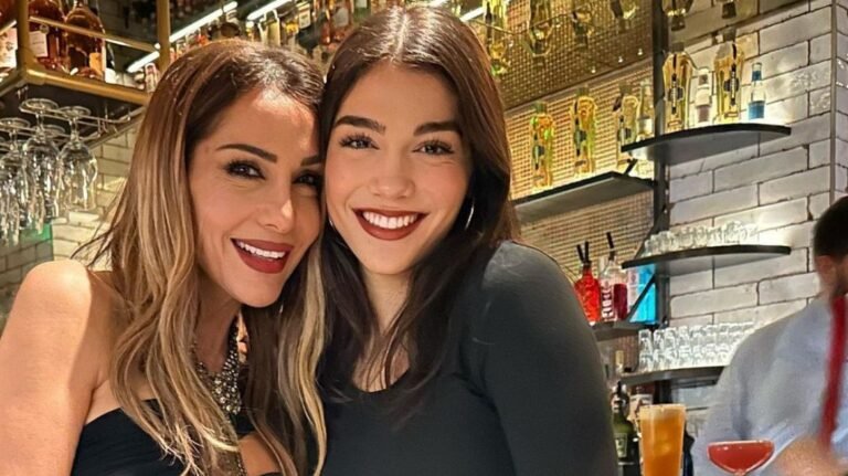 Μελίνα Νικολαΐδη: Ερωτευμένη όσο… δεν πάει η κόρη της Δέσποινας Βανδή και του Ντέμη (Pics)