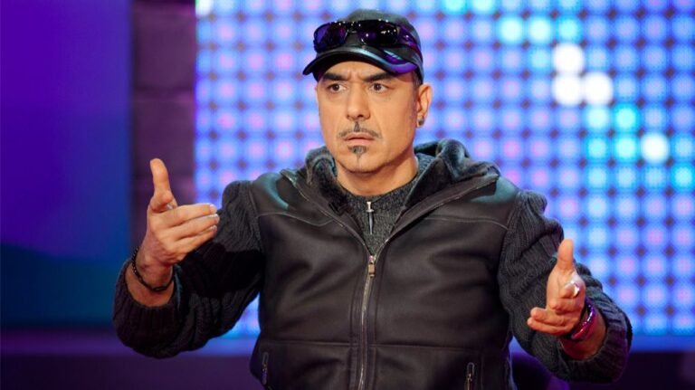 Βυθισμένος στη μοναξιά μετά το διαζύγιο: Ο Νότης Σφακιανάκης επιστρέφει μετά από 3 χρόνια, έτσι όπως δεν περίμενε κανείς