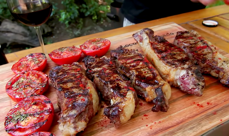 Μπουκιά και απόλαυση: Το μυστικό του πιο γευστικού κρέατος που έχεις φάει ποτέ (Pics)