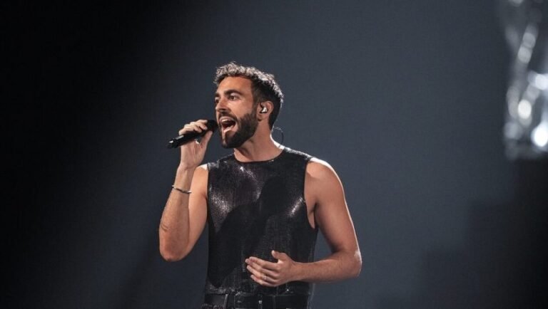 Ο Ιταλός της Εurovision που ξετρέλανε τις γυναίκες: Με αυτόν τον πρώην διαγωνιζόμενο είναι ζευγάρι και… τρελά ερωτευμένος (Pics)