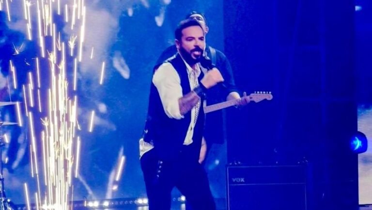 Αυτό πρέπει να πόνεσε: Έριξε ιστορικό «καρφί» στον φίλο του ο Τριαντάφυλλος (Vid)