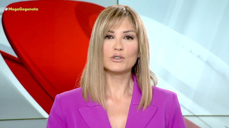 Viral γκάφα στον αέρα του Mega: Η Ράνια Τζίμα με… το τσιγάρο στο χέρι στο κεντρικό δελτίο τρέλανε τα social media (Vid)