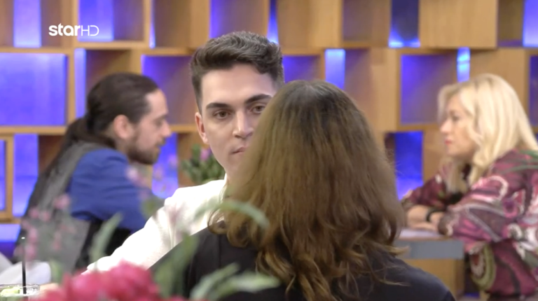 First Dates: Χαμός με το πρώτο γκέι ζευγάρι παικτών – Οι επικές ατάκες και τα viral tweets (Vid)