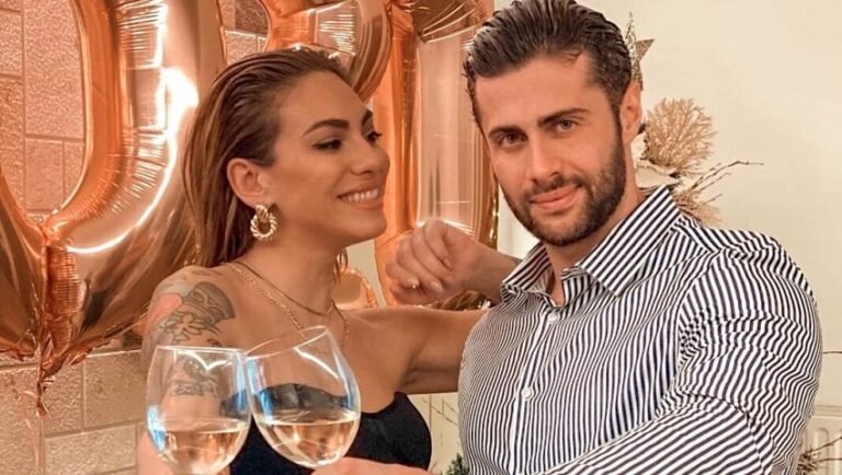 «Nαι χώρισα, μεγάλη στεναχώρια…»: To ειρωνικό σχόλιο του Κωνσταντίνου Βασάλου για τον χωρισμό του από την Ευρυδίκη Βαλαβάνη (Vid)