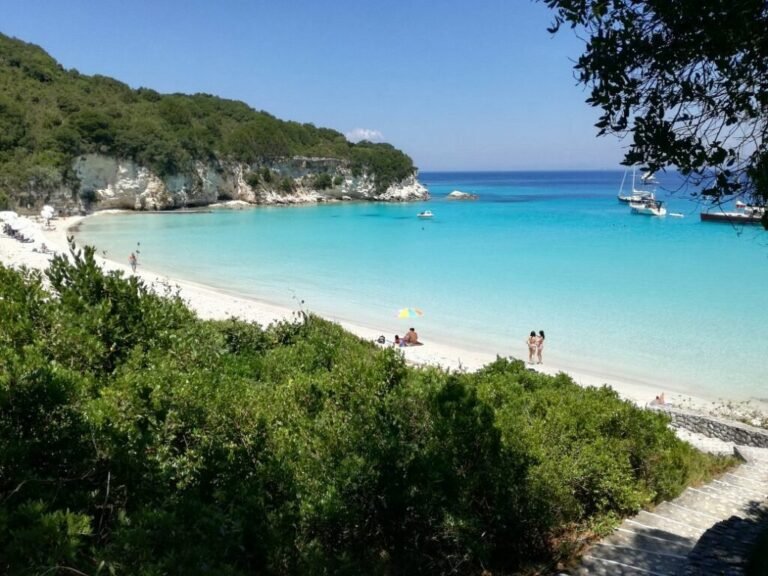 Ούτε Μύκονος, ούτε Σαντορίνη: Η Nicole Kidman βρίσκεται στο ελληνικό νησί που θεωρεί το ωραιότερο στον κόσμο