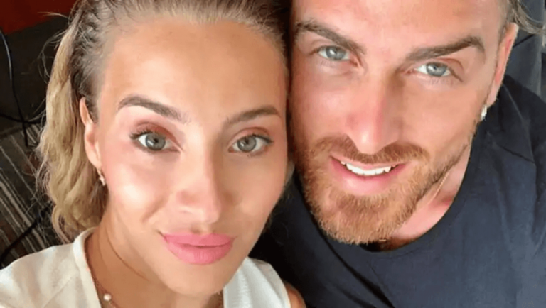 Αδυνατισμένη, δυο μέτρα πόδι, άλλο μαλλί: Την Αθηνά Χρυσαντίδου του 2023 δεν την αναγνωρίζει ούτε ο Δώρος (Pics)