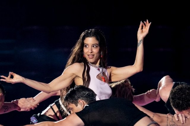 Πυρετός και φαρυγγίτιδα: Άρρωστη η Μαρίνα Σάττι λίγο πριν τον τελικό (vid)