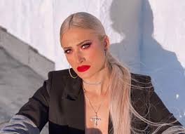 Την κοίταζαν και παραμίλαγαν: Η εμφάνιση της Ιωάννας Τούνη στη Μύκονο (pics)