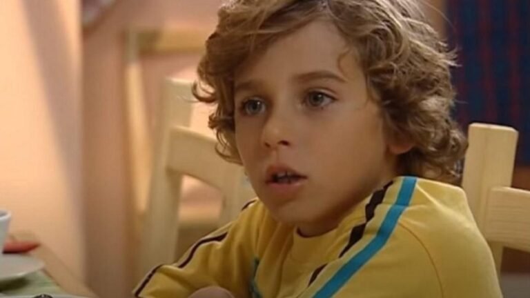 Παραμένει κούκλος: Ο «Γιαννάκης» από το «Ευτυχισμένοι μαζί» μεγάλωσε και πήγε φαντάρος! (pics)