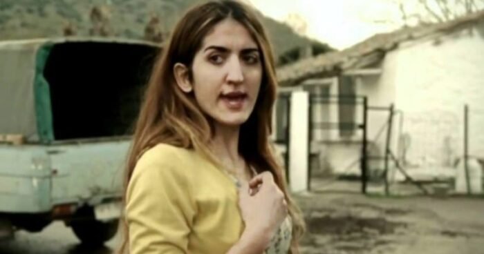 Αγνώριστη, hμιγuμνh και κούκλα! Δείτε πως είναι σήμερα η «Τασούλα» από την πιο viral διαφήμιση που έγινε ποτέ! (Pics)